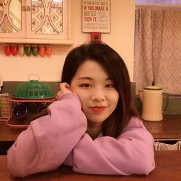 娱乐吃瓜酱第一次谈恋爱,初尝恋爱滋味，甜蜜与苦涩交织的青春篇章