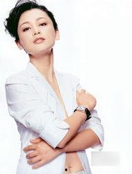 周冬雨干妈背景深厚,权势显赫，助力星途璀璨